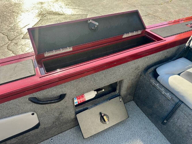 2018 Tracker Targa V18