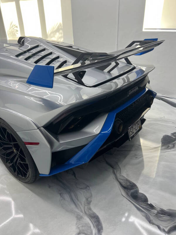 2023 Lamborghini Huracan STO