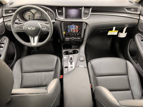 2025 Infiniti QX50 Luxe