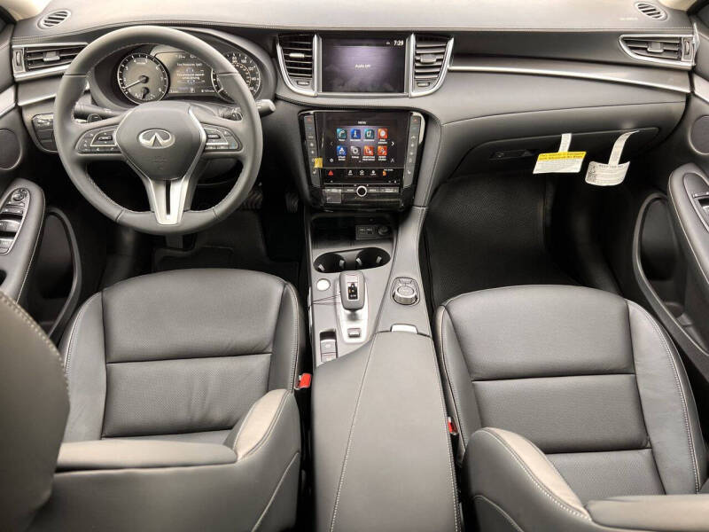 2025 Infiniti QX50 Luxe