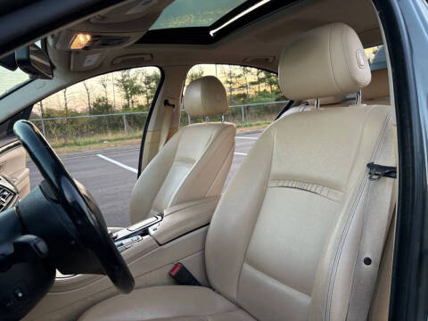 2015 BMW 5 Series 528i