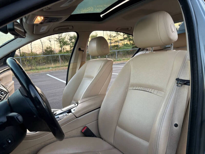 2015 BMW 5 Series 528i