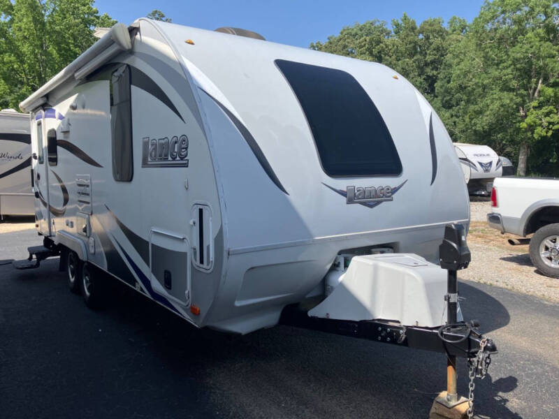 2017 Lance Camper M-1995