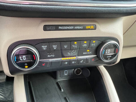 2020 Ford Escape Titanium