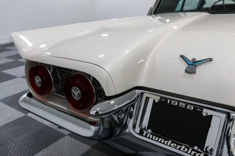 1958 Ford Thunderbird