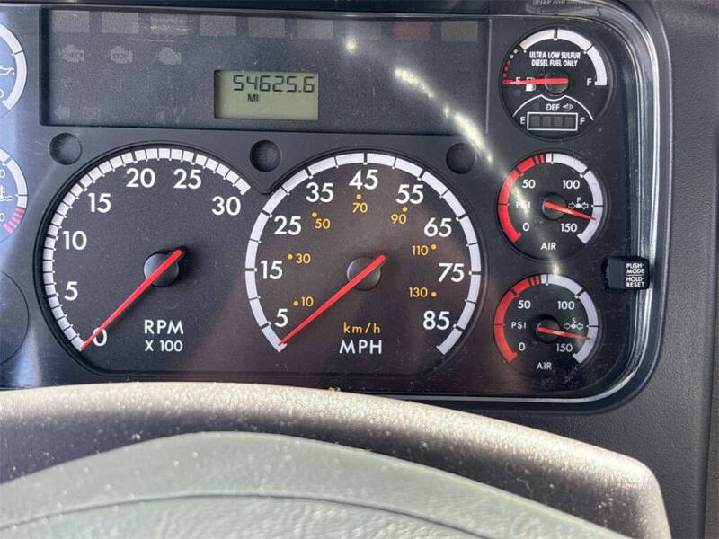 2016 Freightliner M2 106