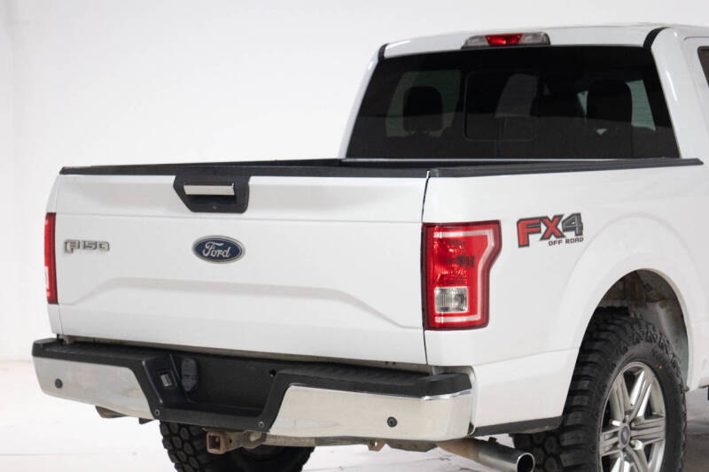 2015 Ford F-150 XLT photo 24