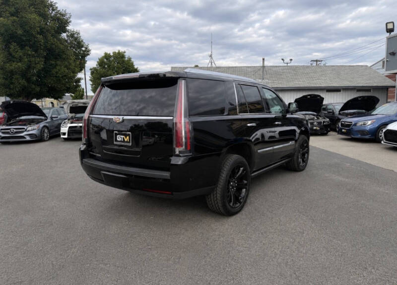 2018 Cadillac Escalade Platinum