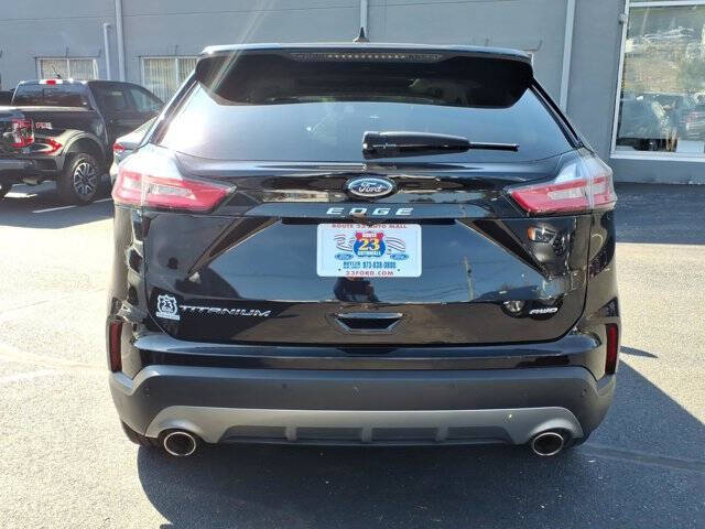 2023 Ford Edge Titanium