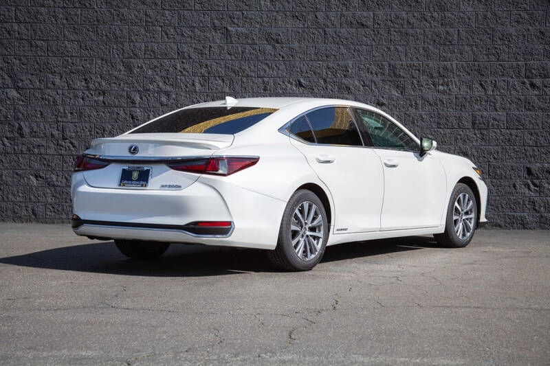 2020 Lexus ES 300h