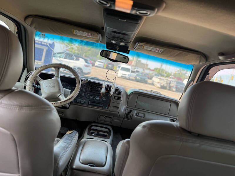 2000 Cadillac Escalade