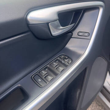 2016 Volvo XC60 T5 Platinum