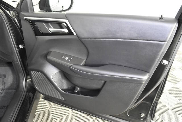 2023 Mitsubishi Outlander SE