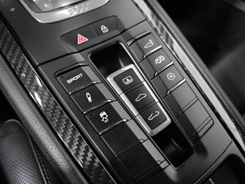 2019 Porsche 911 Carrera