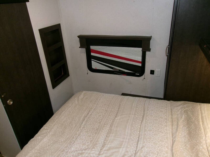 2019 Forest River Shockwave 25rqmx