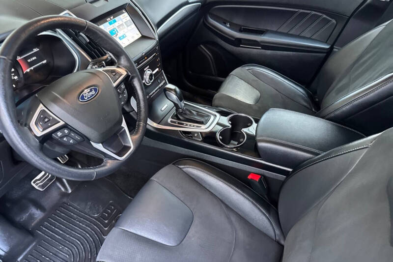2018 Ford Edge Sport