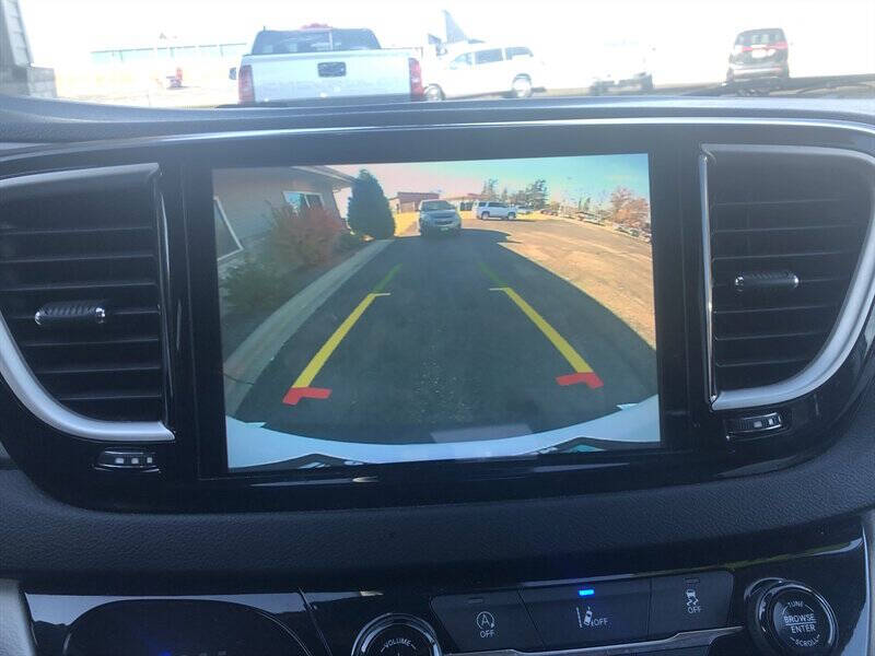 2022 Chrysler Pacifica Touring L