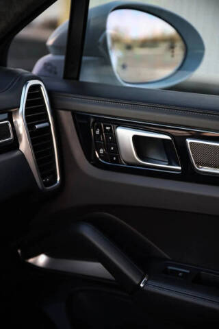 2020 Porsche Cayenne Turbo Coupe