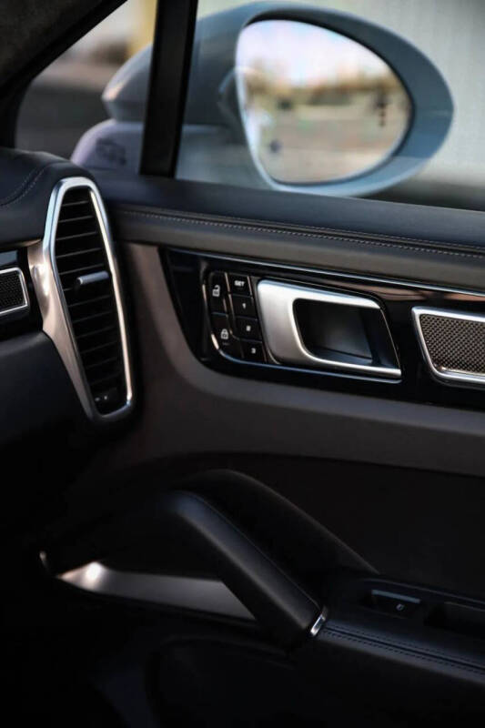 2020 Porsche Cayenne Turbo Coupe