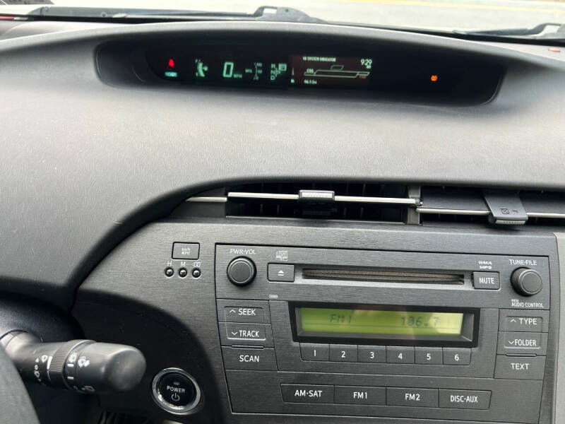 2010 Toyota Prius III