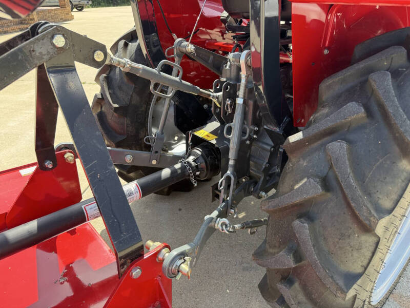 2023 MASSEY FERGUSON 1825E