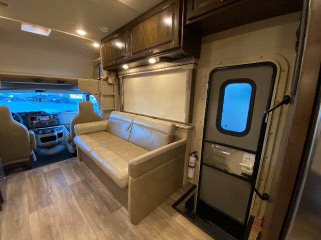 2017 Ford E-Series E-450 SD