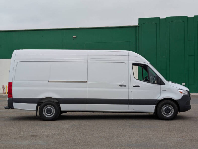 2024 Mercedes-Benz eSprinter 2500