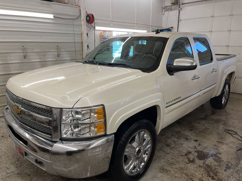 2013 Chevrolet Silverado 1500 for sale at Jem Auto Sales in Anoka MN