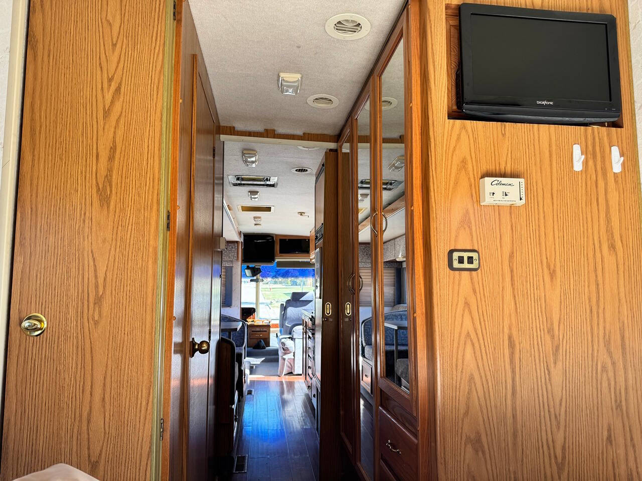 1996 Winnebago Adventurer for sale at Saccucci's Of Schaumburg in Schaumburg, IL