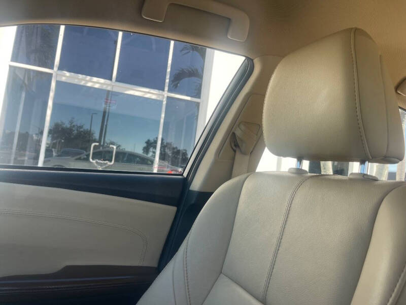 2013 Toyota Avalon XLE