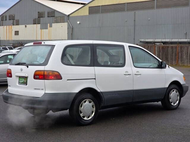 1998 Toyota Sienna CE