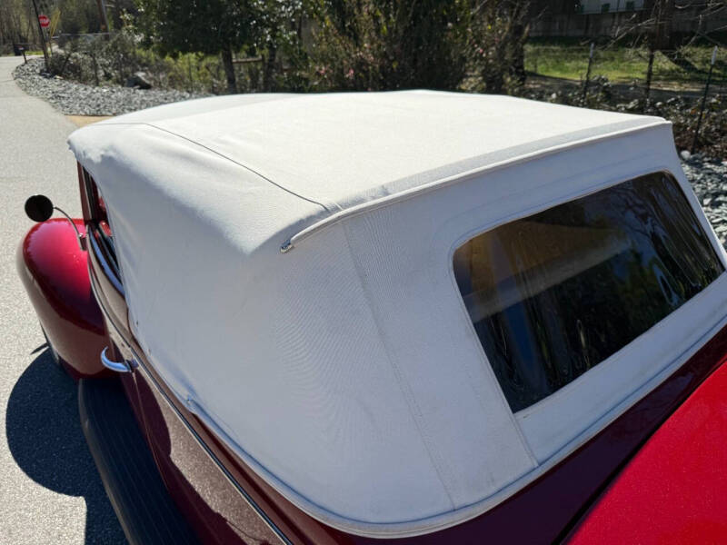 1940 Ford Cabriolet