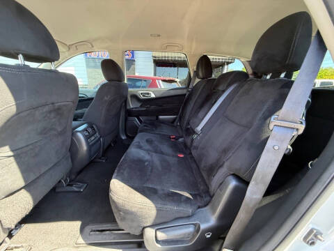 2016 Nissan Pathfinder SV