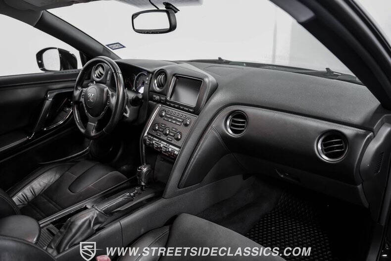 2013 Nissan GT-R