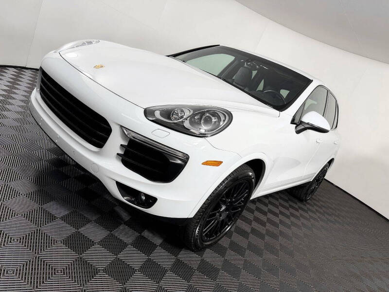 2017 Porsche Cayenne Platinum Edition