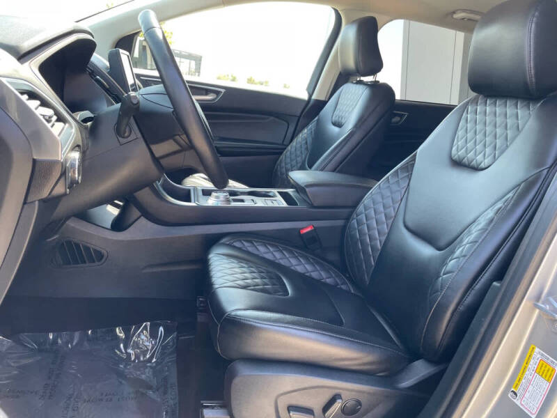 2023 Ford Edge Titanium