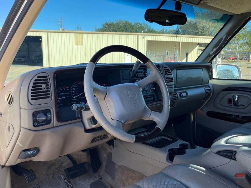 2000 Cadillac Escalade