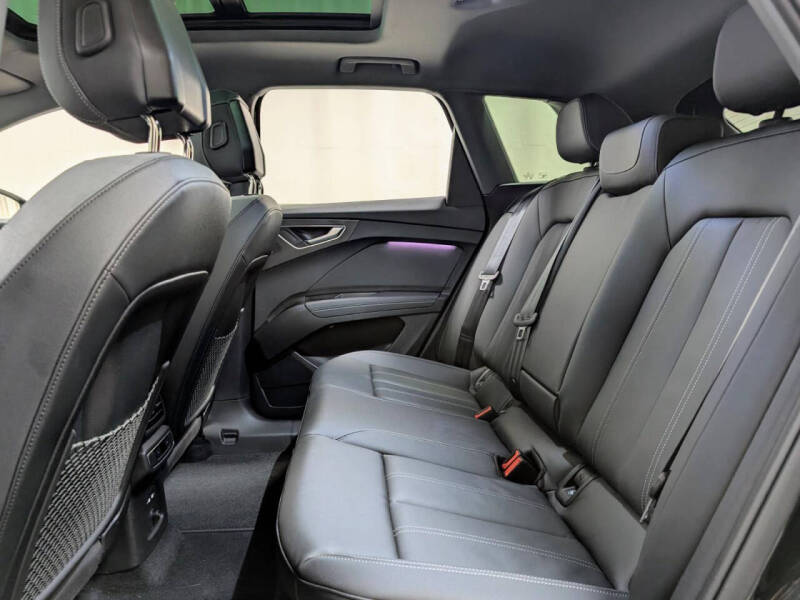 2024 Audi Q4 e-tron quattro Premium Plus 55