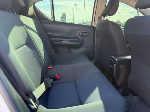2017 Toyota Prius c