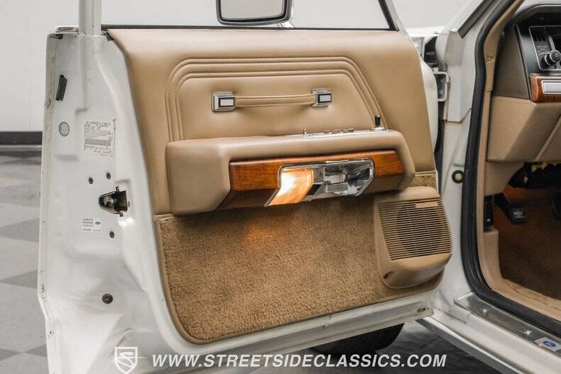 1990 Ford LTD Crown Victoria