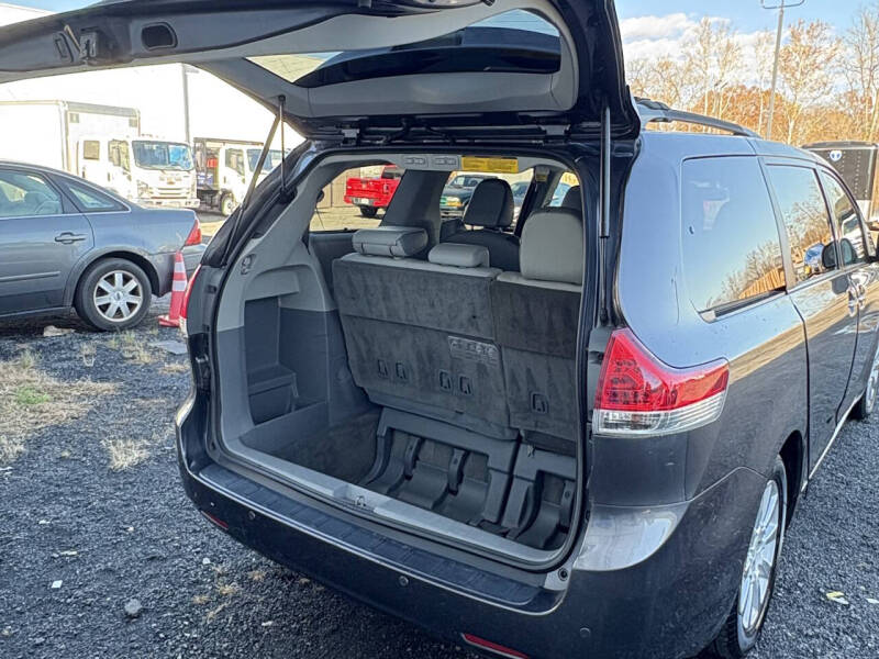 2012 Toyota Sienna