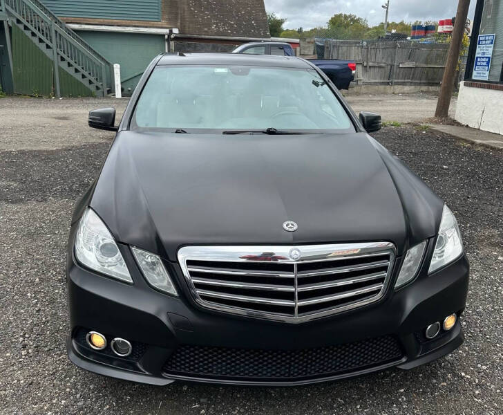 2010 Mercedes-Benz E-Class null photo 13