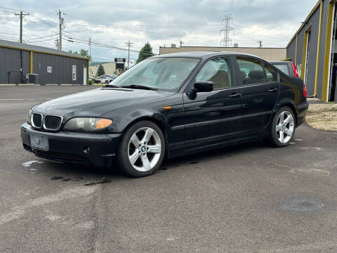 2004 BMW 3 Series for sale at Queen City Auto House LLC in West Chester OH