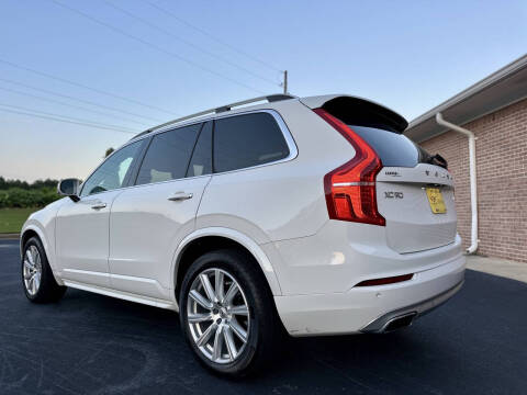 2016 Volvo XC90 T6 Momentum