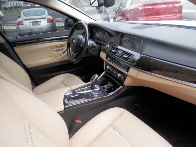 2016 BMW 5 Series 528i