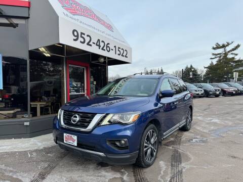 2017 Nissan Pathfinder for sale at Mainstreet Motor Company in Hopkins MN
