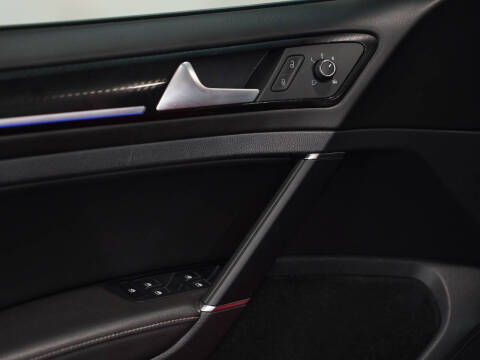 2016 Volkswagen Golf R 4Motion