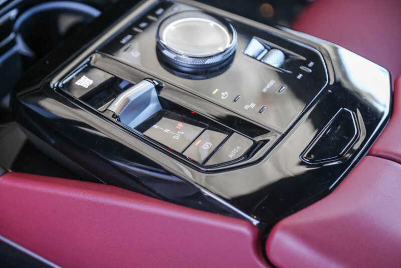 2024 BMW 5 Series 530i