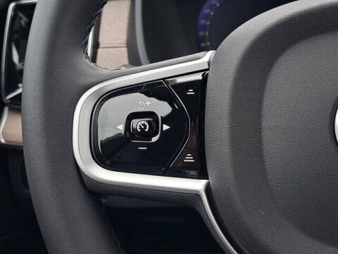 2026 Volvo XC90 T8 Plus 7P