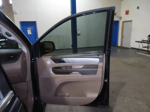 2012 Volkswagen Routan